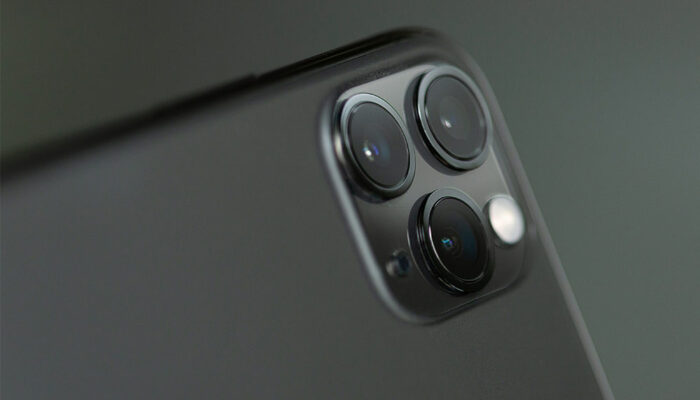 An overview on the camera and display of the latest iPhone